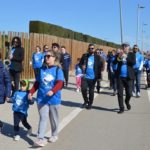 Més de 200 persones participen a Torreforta en la Caminada Popular de Todos En Azul