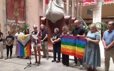 L’activista Marina Sendra llegeix el manifest del Dia de l’Orgull a Tarragona