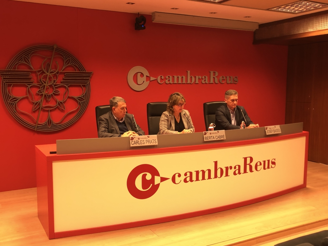 D'esquerra a dreta, el regidor d'Empresa i Ocupació de l'Ajuntament de Reus, Carles Prats; Blanca Cabré i Josep Bages, de la Cambra. Foto: Tots21