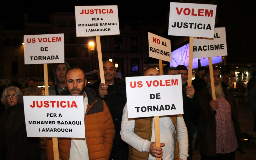 Un centenar de persones protesten a Reus per denunciar la deportació de Badaoui