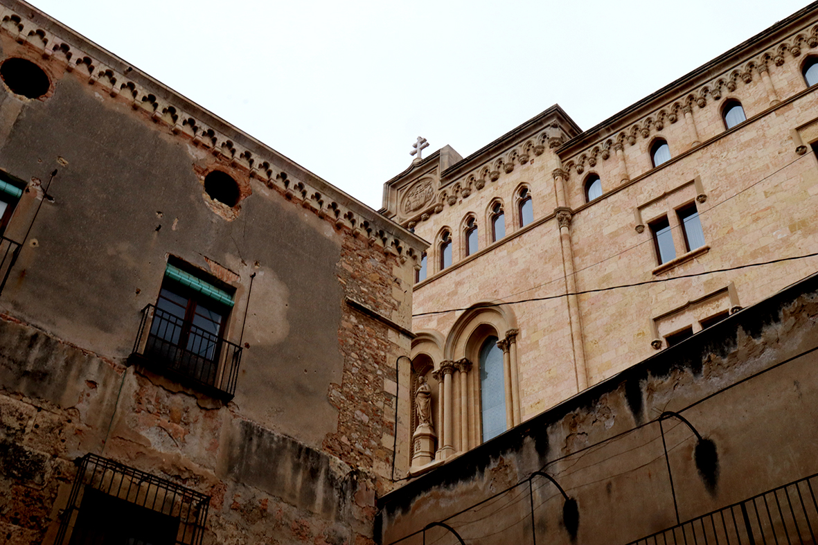 Imatge de la façana de la catedral de Tarragona feta des de l'interior de la sala axial. Foto: ACN