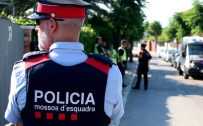 Detingut a Botarell per circular amb el permís suspès i begut