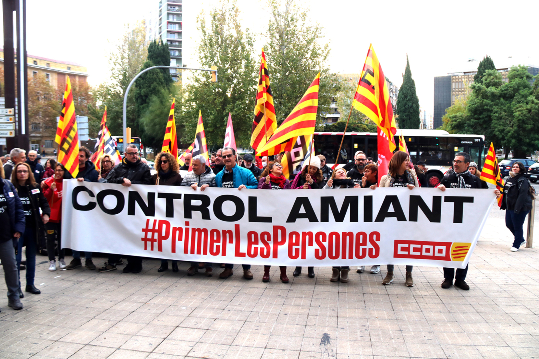 La protesta s'ha dut a terme davant les portes de la subdelegació del govern espanyol a Tarragona. Foto: ACN
