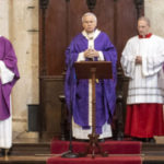 La Catedral de Tarragona s’omple per donar l’útim adéu al Papa Benet