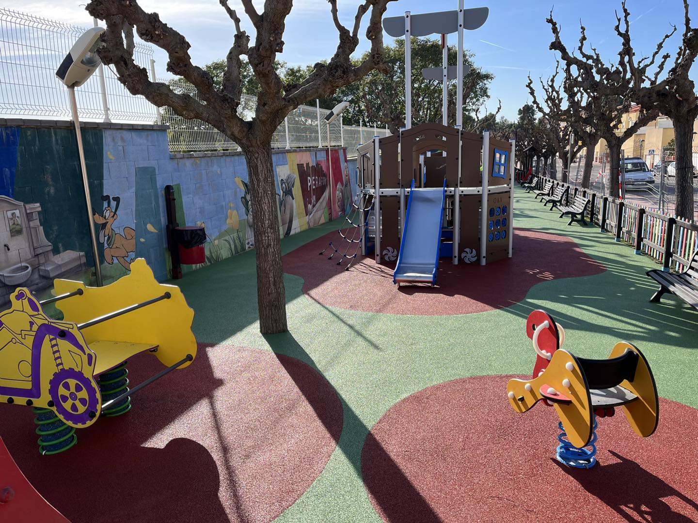 Imatge d'un dels parcs infantils del municipi. Foto: Cedida
