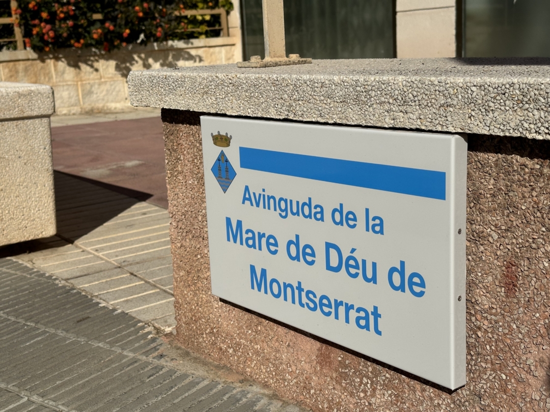 Placa de l'avinguda Mare de Déu de Montserrat. Foto: Cedida
