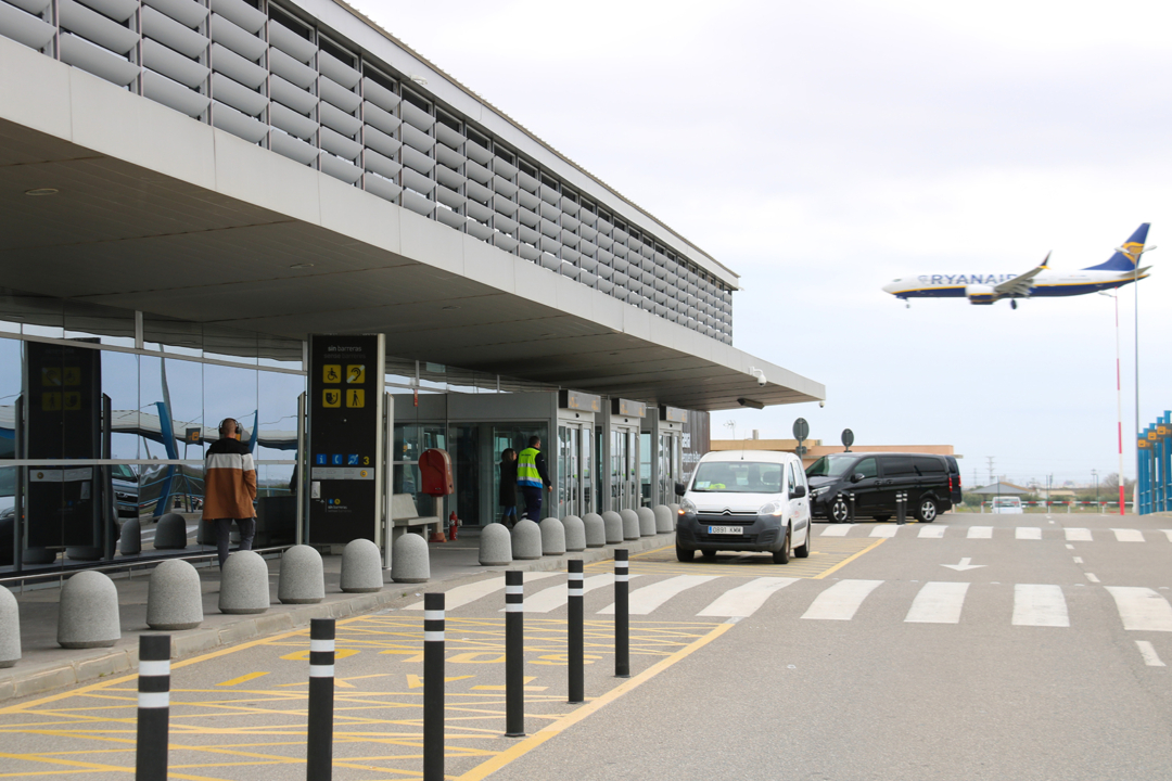 Un avió de Ryanair a punt d'aterrar a l'Aeroport de Reus. Foto: ACN