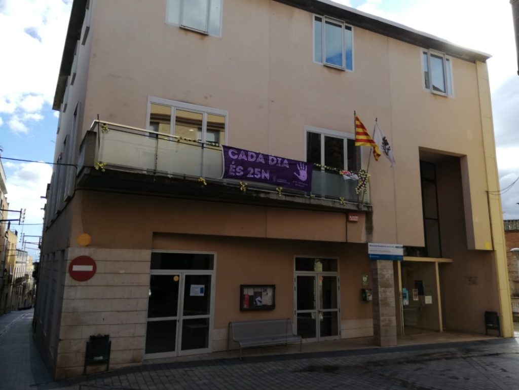 Façana de l'Ajuntament de Castellvell. Foto: Cedida