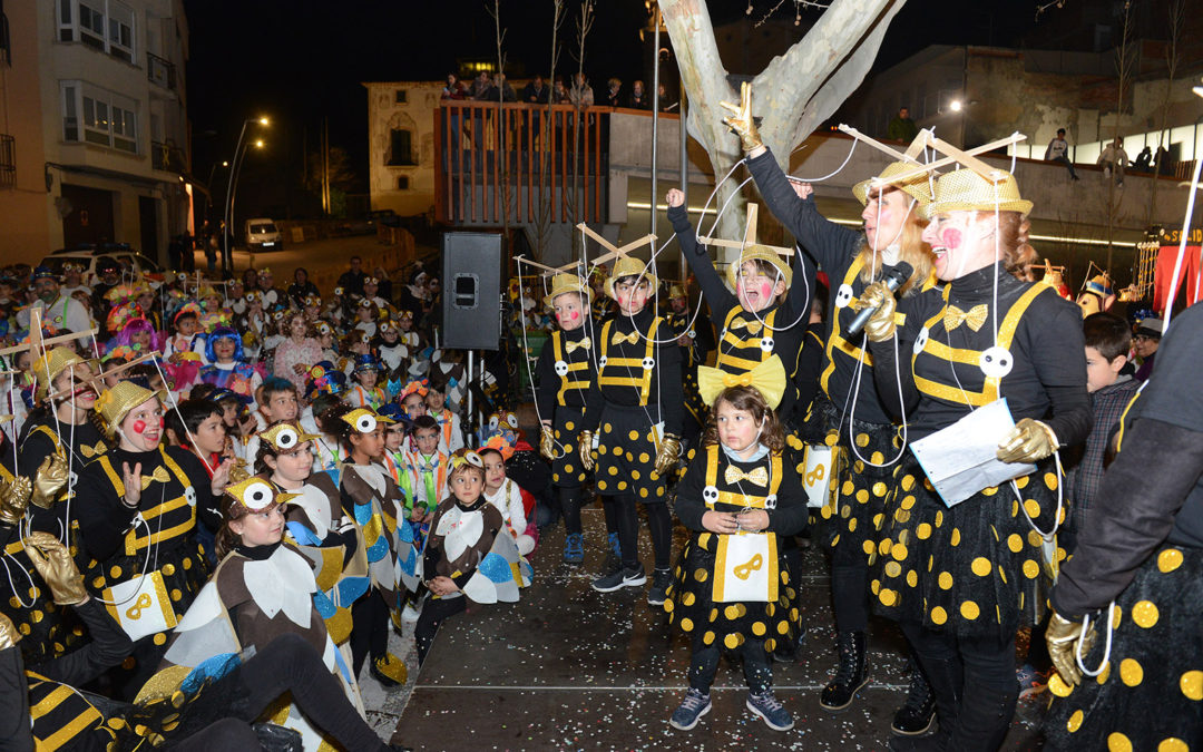 El Morell recupera la rua, el sopar i la festa del confeti per Carnaval