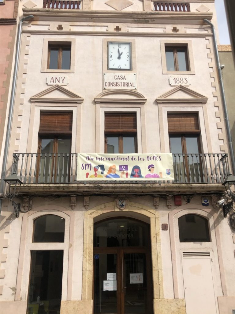 Façana de l'Ajuntament de la Canonja. Foto: Cedida