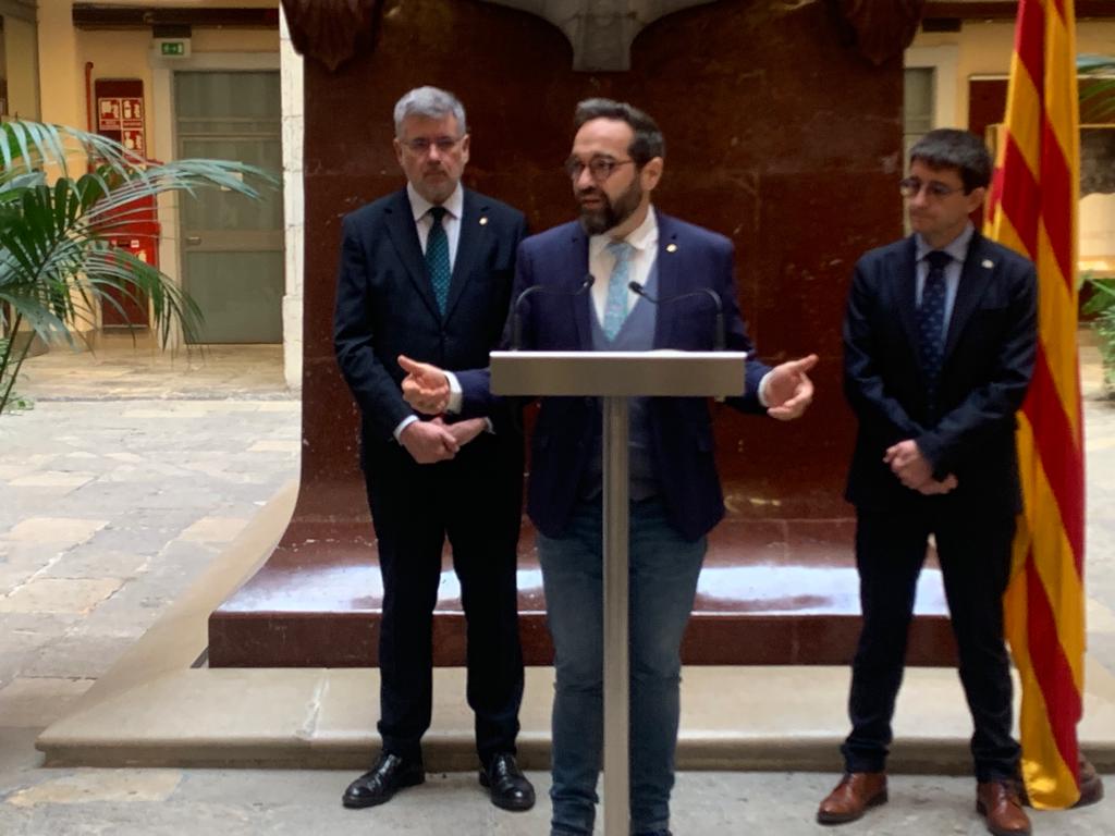 El conseller de Territori, acompanyat de l'alcalde de Tarragona i el rector de la URV. Foto: Tots21