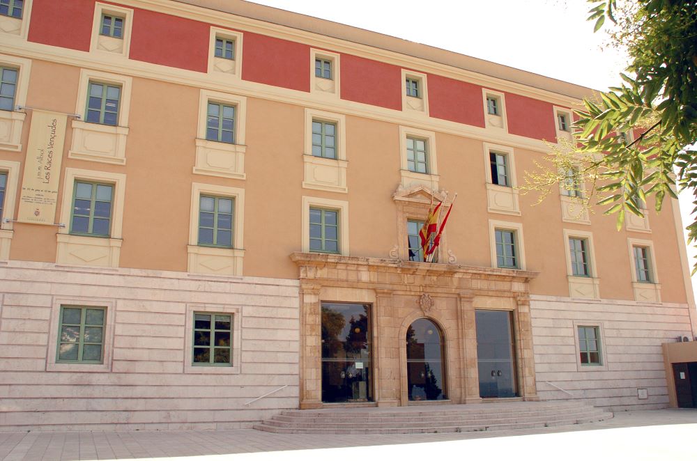 Façana del Palau de la Diputació de Tarragona.