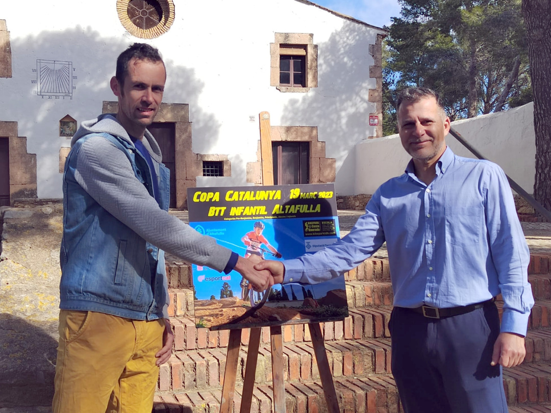 El regidor d’Esports, Jaume Sànchez, i el director del Club Bikepark Costa Daurada, Àngel Batlle. Foto: Cedida