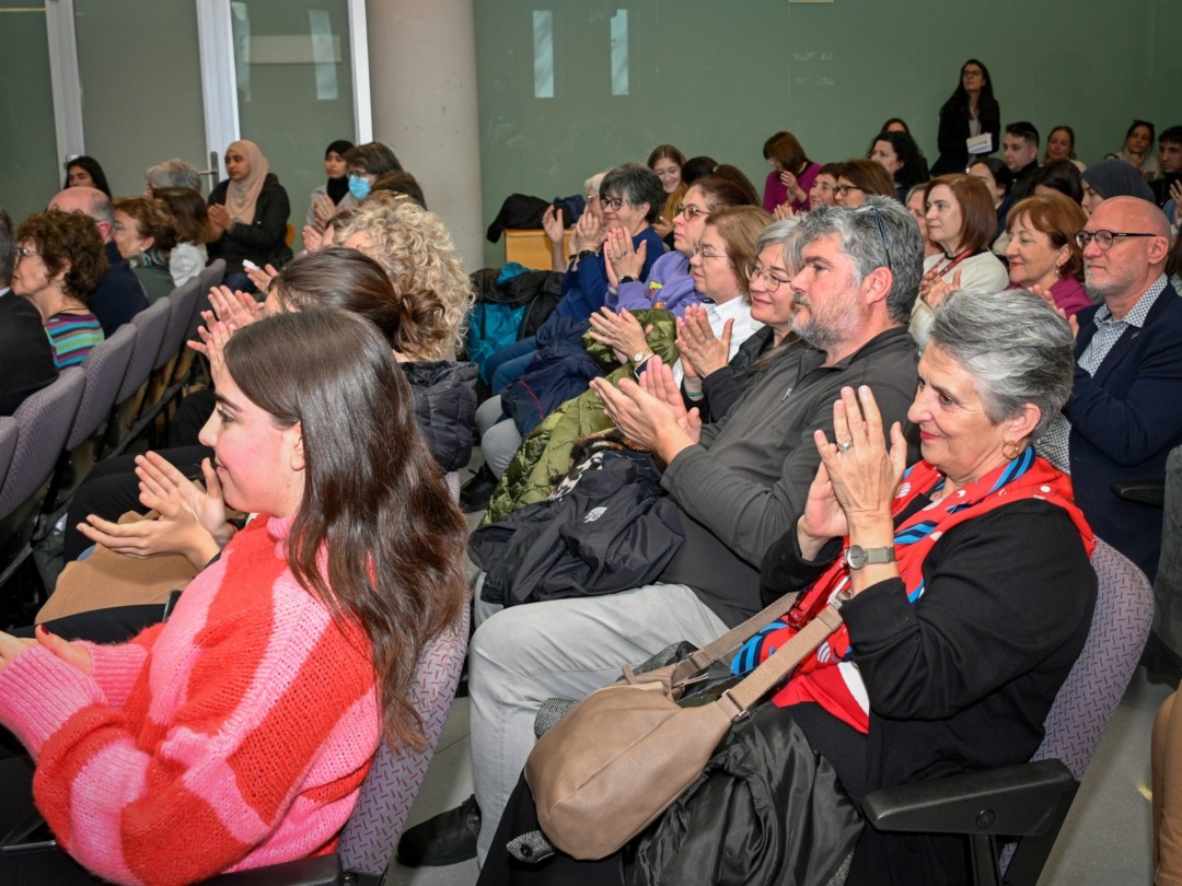 La Sala de Graus del campus Catalunya s’ha omplert en l’acte de lliurament de la Distinció Maria Antònia Ferrer 2023. Foto: URV
