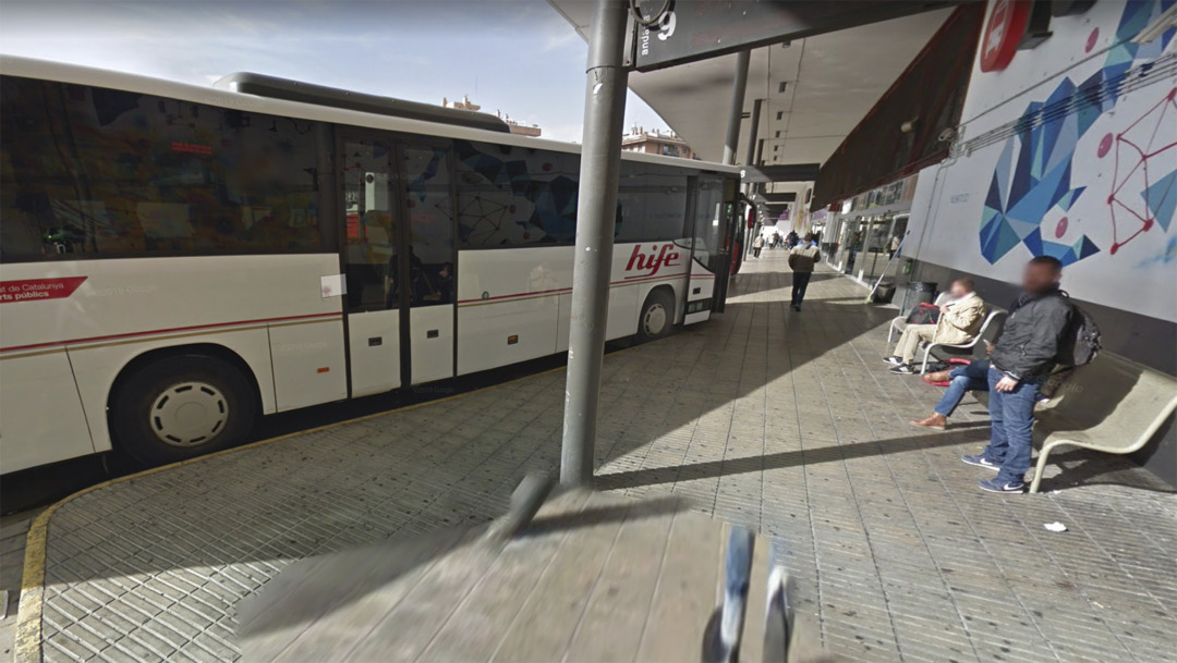 Els fons també serviran per implangtar l'intercanviador d'autobusos del carrer del Doctor Battestini i quatre autobusos impulsats per hidrogen. Foto: Google