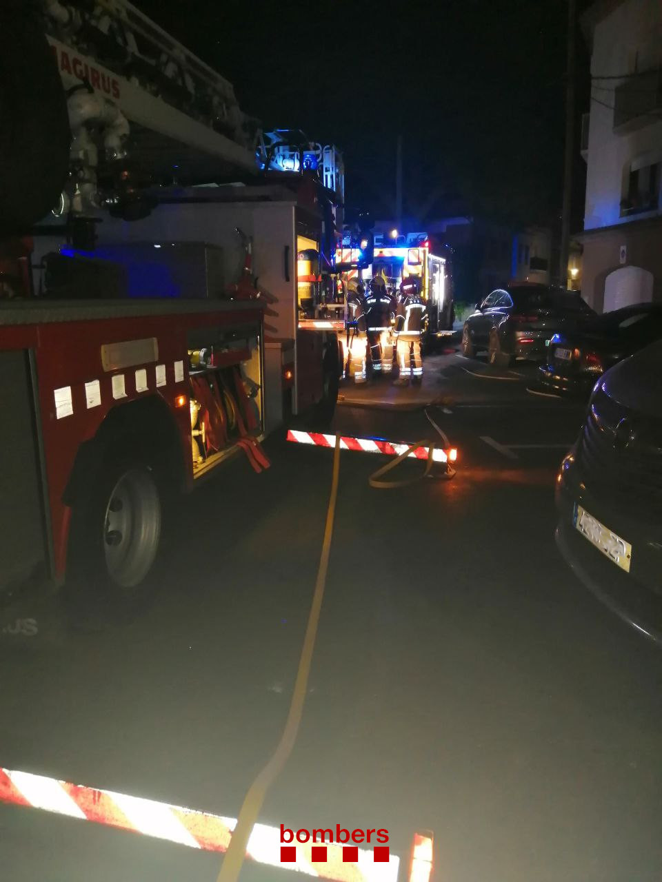 L'incendi es va produir en un habitatge del carrer dels Boters d'Altafulla. Foto: Bombers