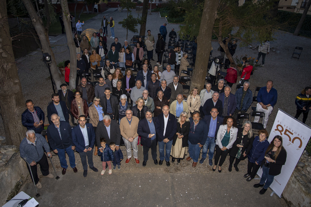 Foto de família de l'acte. Foto: Cedida