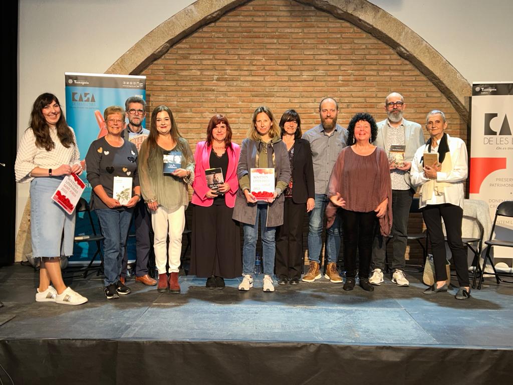 Els autors i autores que van participar en la Recepció del món de les Lletres. Foto: Tots21