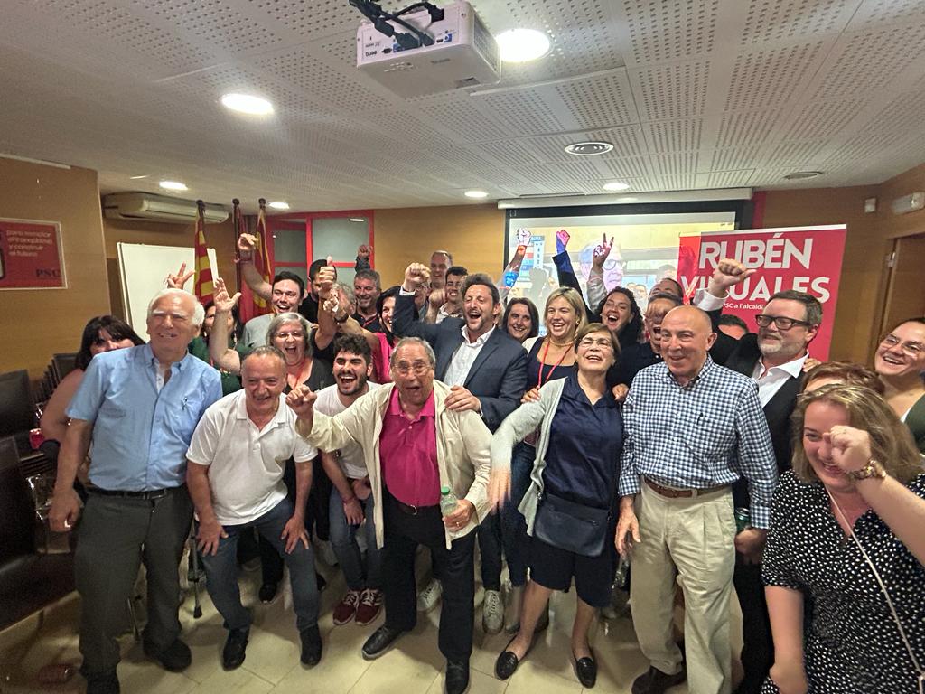 Els socialistes celebrant la victòria. Foto: Tots21