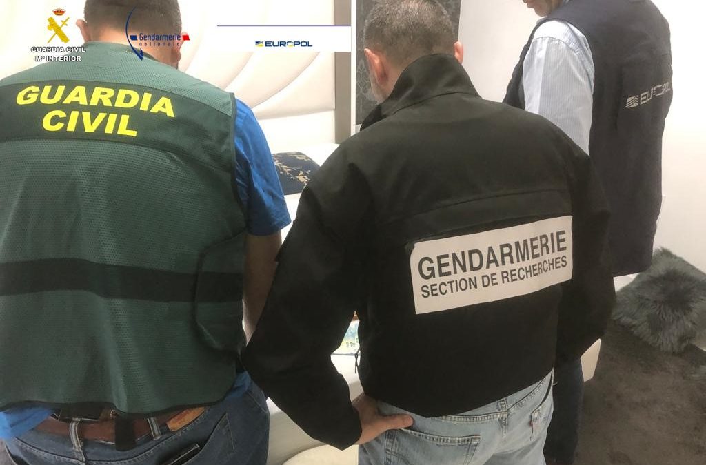 Detinguts per estafar més de 100.000 euros amb targes falses en autopistes franceses
