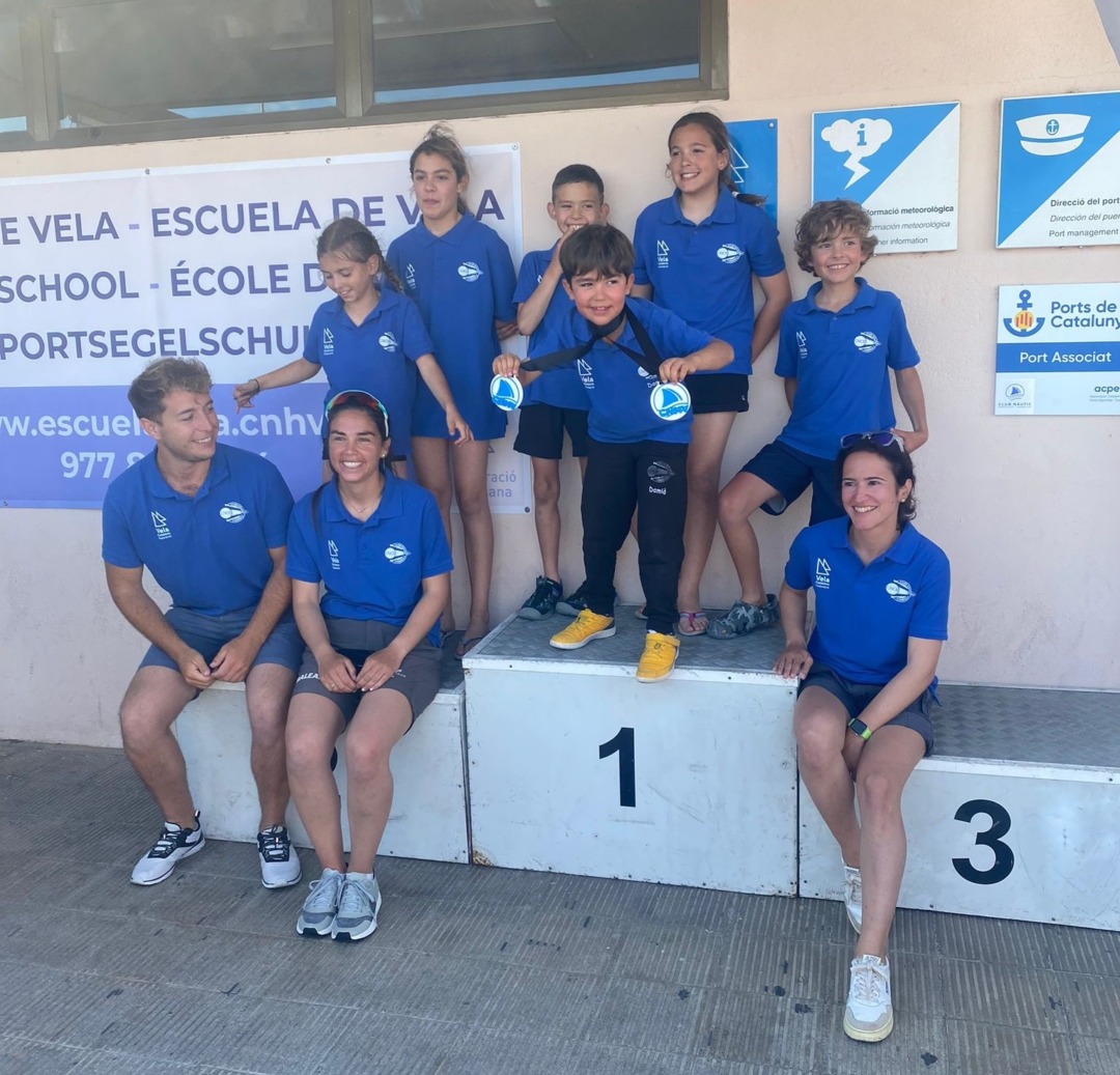 Els regatistes participants al Campionat de Catalunya d’Optimist B. Foto: Cedida