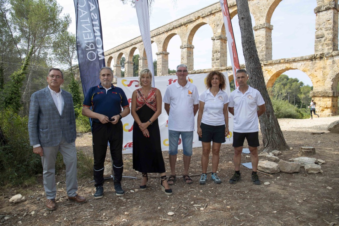 Les autoritats en la presentació del campionat. Foto: Tjerk van der Meulen