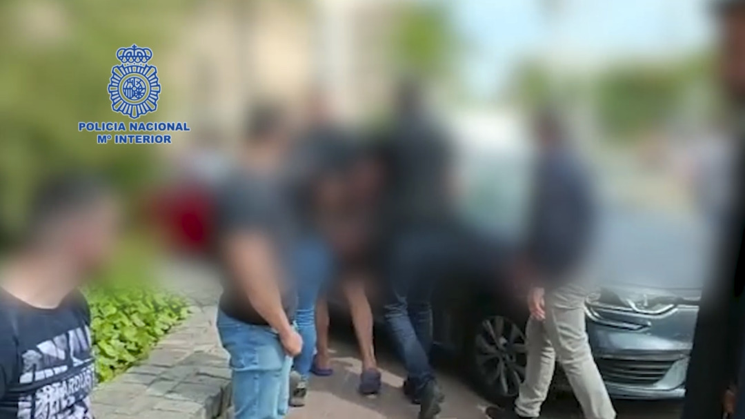 Captura de pantalla del vídeo de la Policia Nacional durant la detenció del fugitiu.