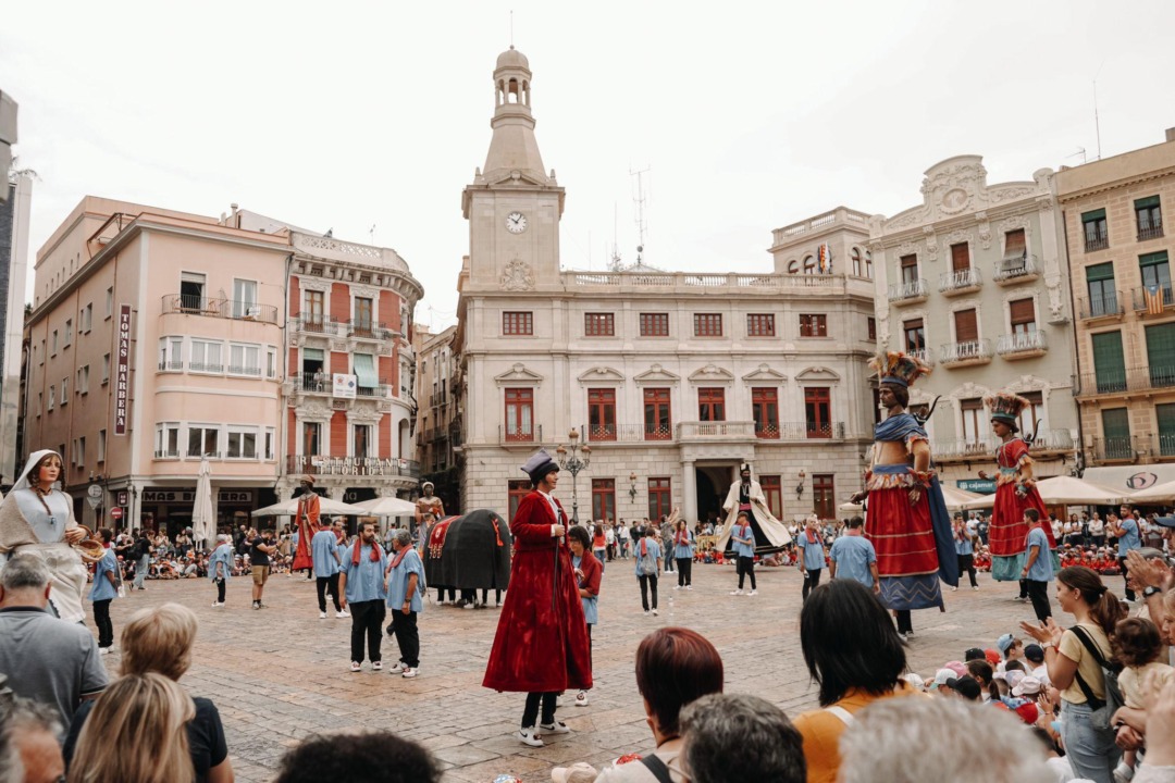 2.000 nens i nenes han gaudit de la ballada de gegants i la mulassa. Foto: Cedida