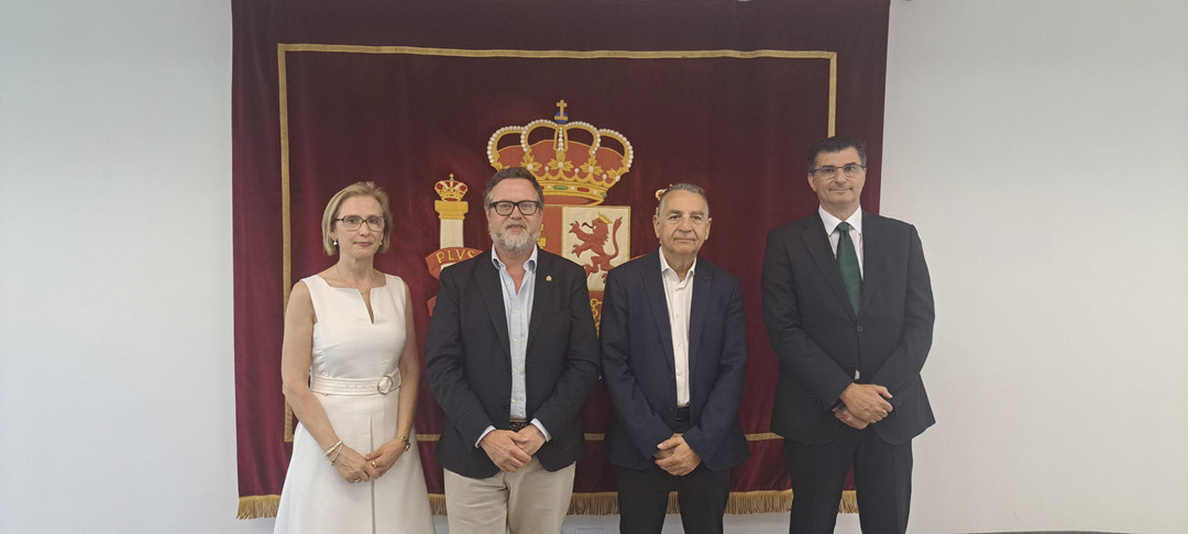 Els Graduats Socials es van reunir amb el subdelegat del Govern a Tarragona. Foto: Cedida