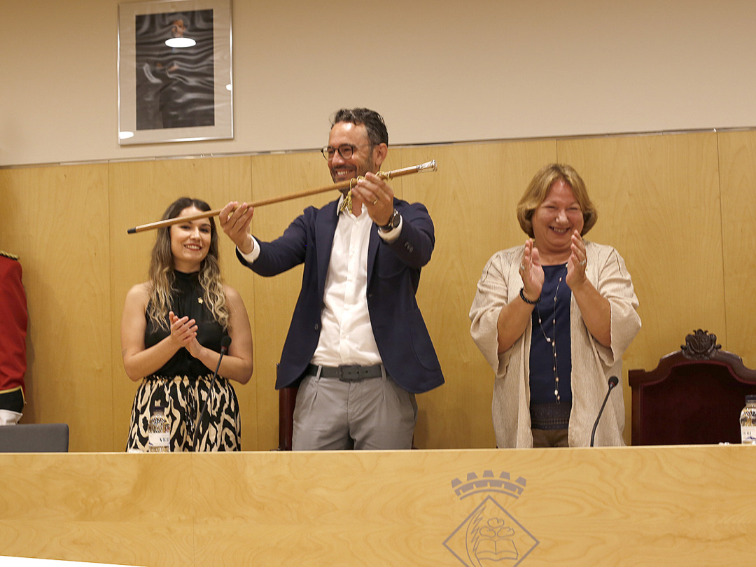 Pere Segura amb la vara d'alcalde. Foto: Cedida