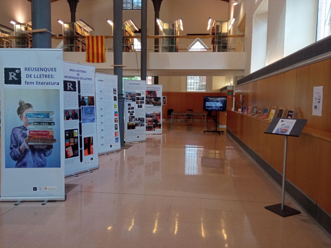Exposició de Reusenques de Lletres a la Biblioteca Xavier Amorós. Foto: Cedida