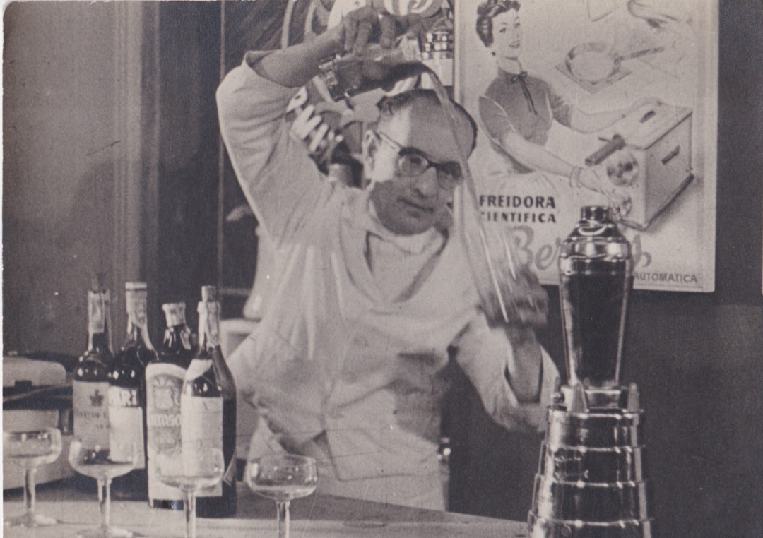 Miguel Boadas, un visionari bàrman amb un profund amor per la cocteleria, va fundar Boadas Cocktail Bar al carrer Tallers nº 1 de Barcelona