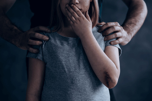 L'estudi assenyala que l'edat mitjana a la qual comencen els abusos són els 11 anys.
