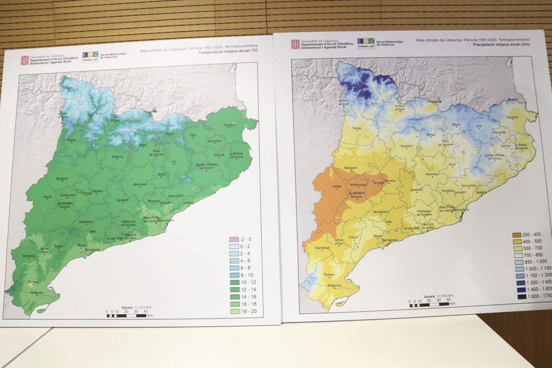 Dos mapes que mostren la pluviometria i les temperatures anuals per al període 1991-2020 segons l'Atles climàtic de Catalunya. Foto: Guifré Jordan