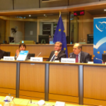 L’eurodiputat reusenc Salvador Sedó introdueix al Parlament Europeu l’anuari IEMed de la Mediterrània