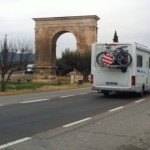 Roda de Berà projecta desplaçar la N-340 per poder visitar l’Arc romà, aixecar un jardí, un pàrquing i un resort