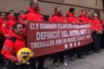 El conseller Espadalar tracta de contenir la protesta dels bombers voluntaris de Tarragona