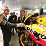 La moto de Marc Màrquez llueix a Rambla Nova