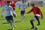 Una pobla de play-off diu adéu al lideratge