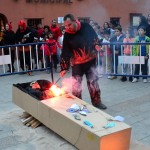 Roda de Berà acomiada el Carnaval amb l’enterrament del Rei Carnestoltes