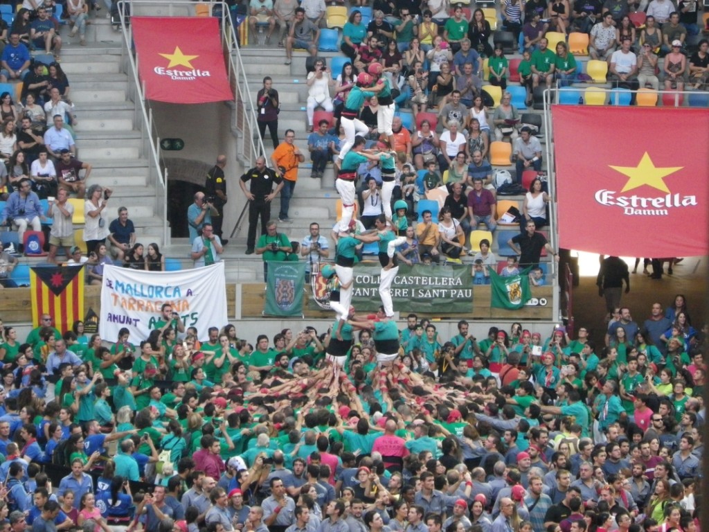 Els Castellers de Sant Pere i Sant Pau han descarregat el 2 de 7. Foto: Romà Rofes / Tarragona21.cat