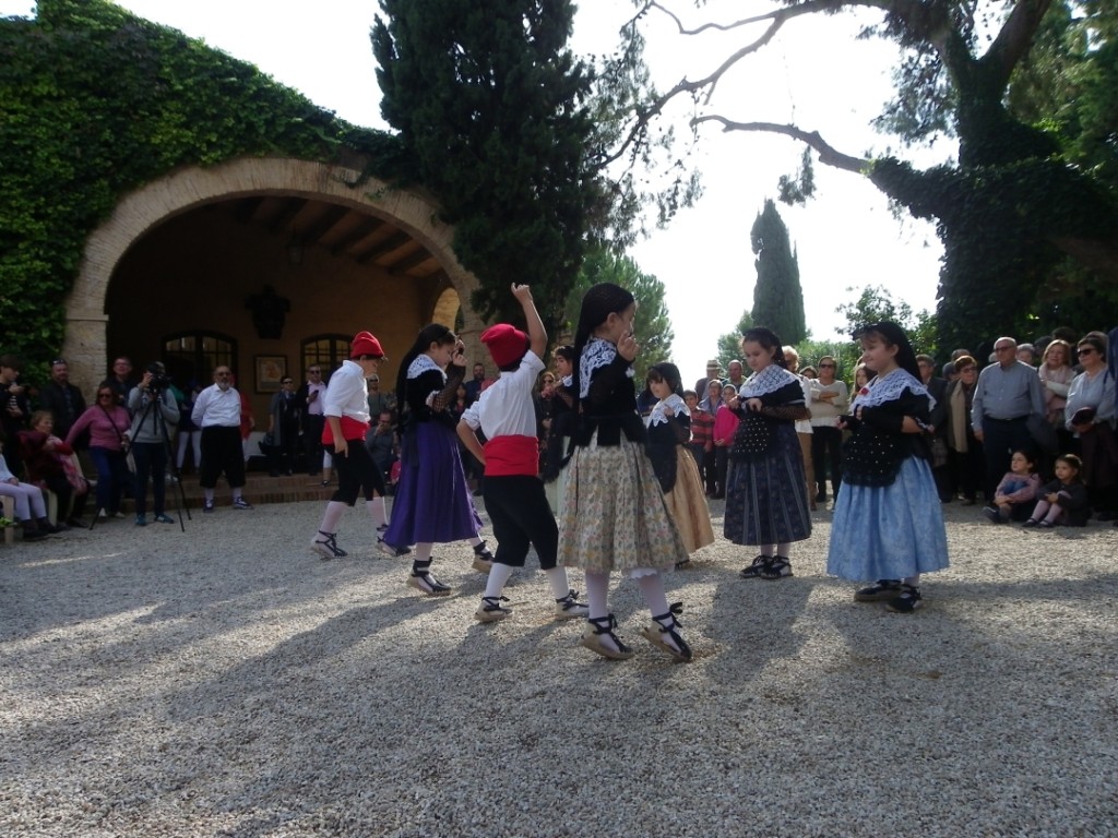 Actuació de l'esbart dansaire Ramón d'Olzina. Foto: Romà Rofes / Tarragona21.cat