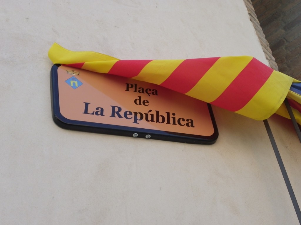 Una de les plaques. Foto: Romà Rofes / Tarragona21.cat
