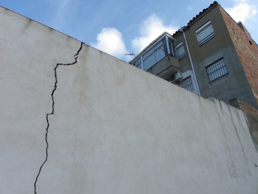 Imatges de l'edifici de Bonavista desallotjat pel perill d'esfondrament. Foto: Romà