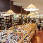 La Biblioteca de Vila-seca acull l’exposició ‘Quan parles fas màgia’ del Voluntariat per la Llengua