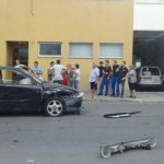 Sense ferits en l’accident entre dos vehicles al carrer Pompeu Fabra