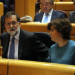 Dia D+1: El BOE publica que Rajoy assumeix les funcions del president de la Generalitat i les delega en Sáenz de Santamaría