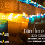 Encesa solidària d’espelmes a les escales de la Catedral el dia u