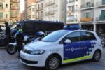 Agents de la Guàrdia Urbana de Reus reanimen una persona que havia patit un atac de cor al carrer