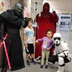Personatges de la saga Star Wars visiten la planta de pediatria de l’Hospital Joan XXIII
